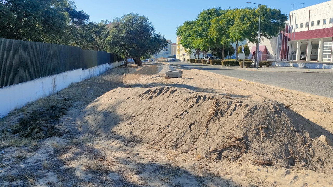 Implantação de uma zona de fitness urbano junto ao Quartel dos Bombeiros