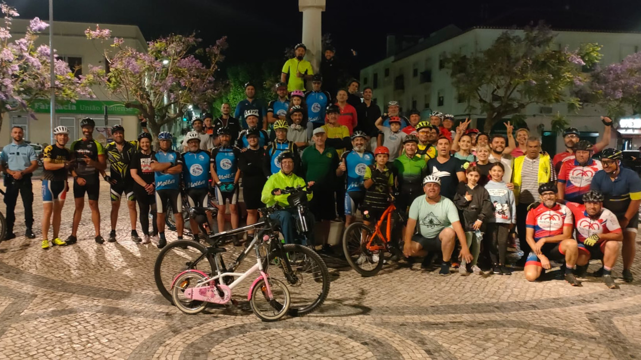 Passeio Noturno assinala Dia Mundial da Bicicleta